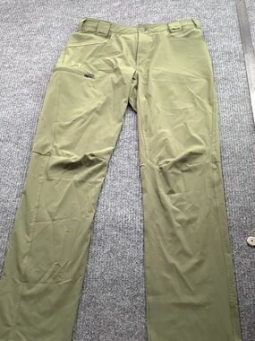Under Armour Men's Olive Cargo Pants with Zipper Pocket